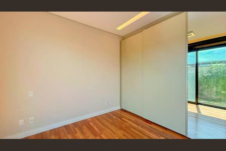 Casa de condomínio à venda com 450m², 4 quartos e 6 vagas