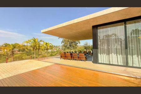 Casa de condomínio à venda com 450m², 4 quartos e 6 vagas