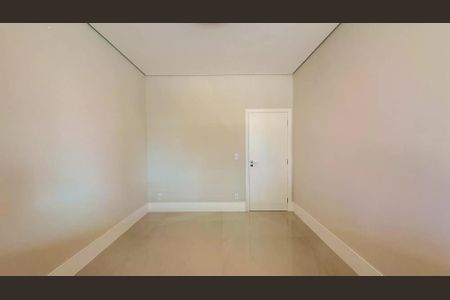 Casa de condomínio à venda com 450m², 4 quartos e 6 vagas