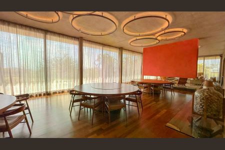 Casa de condomínio à venda com 450m², 4 quartos e 6 vagas