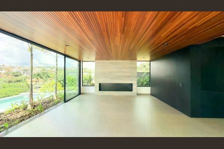 Casa de condomínio à venda com 665m², 5 quartos e 4 vagas