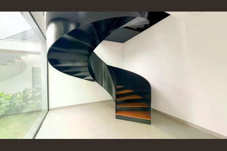 Casa de condomínio à venda com 665m², 5 quartos e 4 vagas