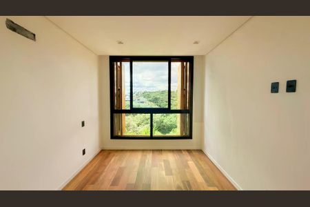 Casa de condomínio à venda com 665m², 5 quartos e 4 vagas