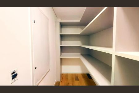 Casa de condomínio à venda com 665m², 5 quartos e 4 vagas
