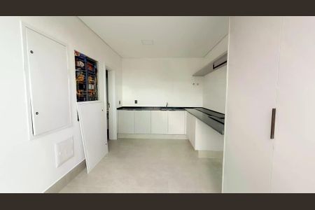 Casa de condomínio à venda com 665m², 5 quartos e 4 vagas