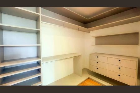 Casa de condomínio à venda com 665m², 5 quartos e 4 vagas