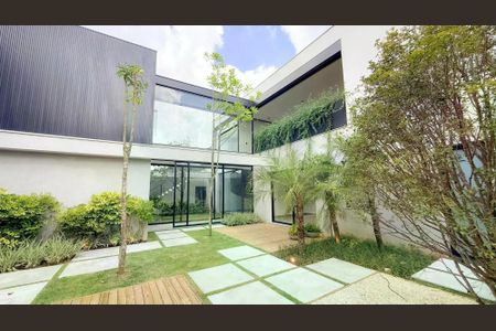 Casa de condomínio à venda com 665m², 5 quartos e 4 vagas