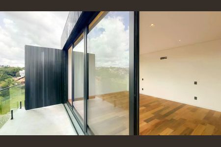 Casa de condomínio à venda com 665m², 5 quartos e 4 vagas
