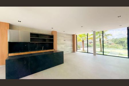 Casa de condomínio à venda com 665m², 5 quartos e 4 vagas