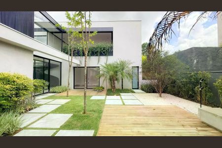 Casa de condomínio à venda com 665m², 5 quartos e 4 vagas
