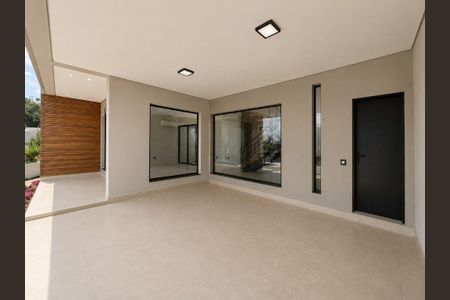 Casa à venda com 241m², 3 quartos e 6 vagas