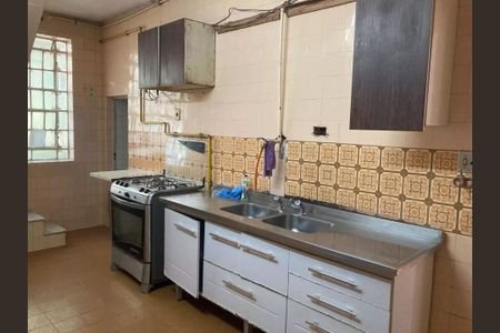 Casa à venda com 280m², 4 quartos e 1 vaga