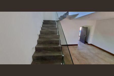 Casa para alugar com 312m², 3 quartos e 6 vagas