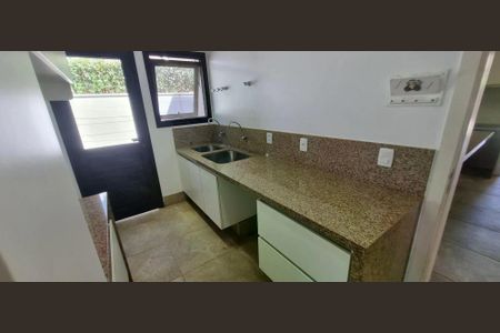 Casa para alugar com 312m², 3 quartos e 6 vagas
