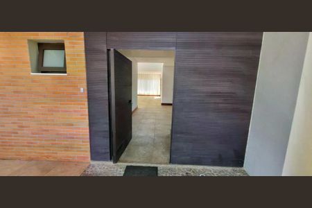 Casa para alugar com 312m², 3 quartos e 6 vagas