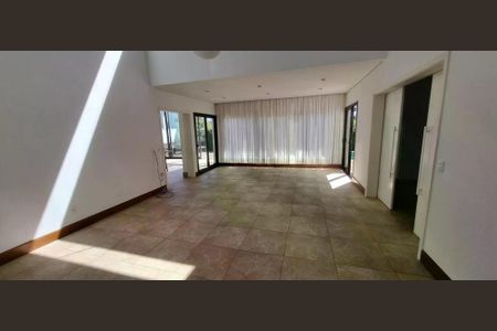 Casa para alugar com 312m², 3 quartos e 6 vagas