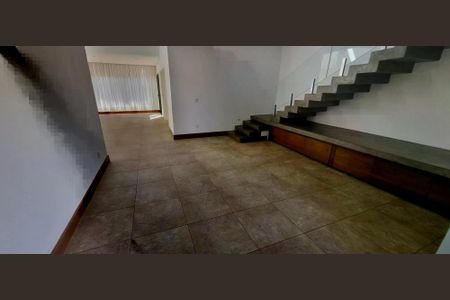 Casa para alugar com 312m², 3 quartos e 6 vagas