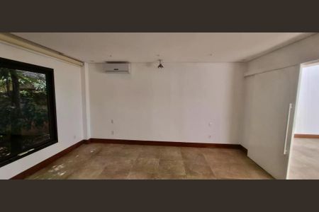 Casa para alugar com 312m², 3 quartos e 6 vagas