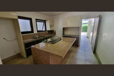 Casa para alugar com 312m², 3 quartos e 6 vagas