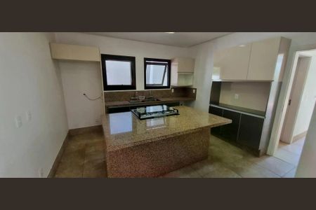 Casa para alugar com 312m², 3 quartos e 6 vagas
