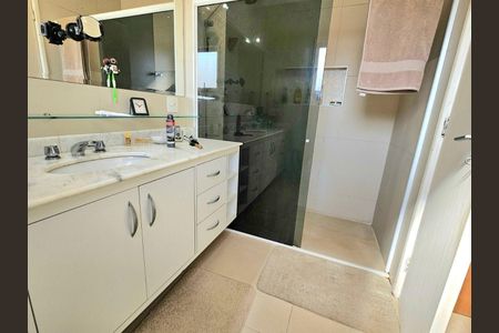 Casa à venda com 3 quartos, 178m² em Residencial Dois (Tambore), Santana de Parnaíba