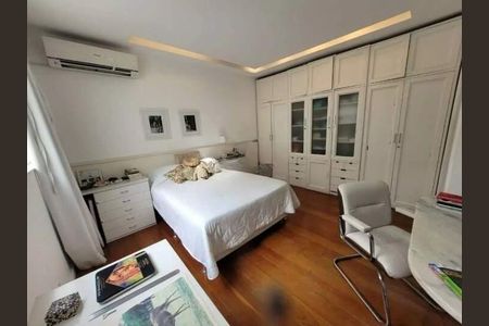 Apartamento à venda com 321m², 4 quartos e 3 vagas