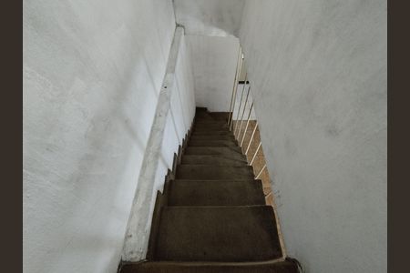 Escada  de casa à venda com 2 quartos, 200m² em Vila Brasilina, São Paulo