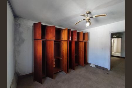 Casa à venda com 200m², 2 quartos e 1 vagaQuarto 