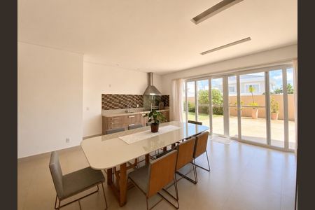 Casa à venda com 4 quartos, 320m² em Mont Blanc Résidence, Campinas