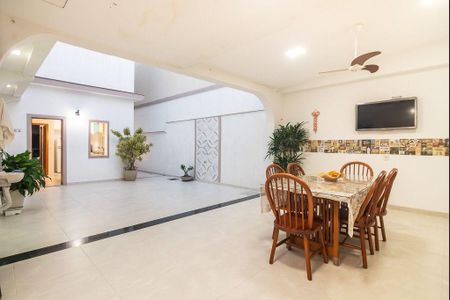 Casa à venda com 3 quartos, 230m² em Ingá, Niterói
