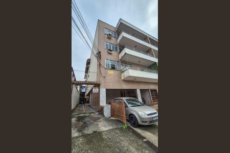 Apartamento à venda com 67m², 2 quartos e 1 vaga Apartamento à venda com 67m², 2 quartos e 1 vagaFrente do prédio e Plaquinha
