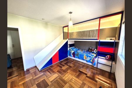Casa à venda com 4 quartos, 280m² em Pendotiba, Niterói