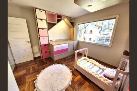 Casa à venda com 280m², 4 quartos e 2 vagas