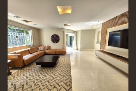 Casa à venda com 280m², 4 quartos e 2 vagas