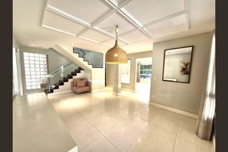 Casa à venda com 280m², 4 quartos e 2 vagas