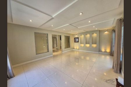 Casa à venda com 4 quartos, 280m² em Pendotiba, Niterói