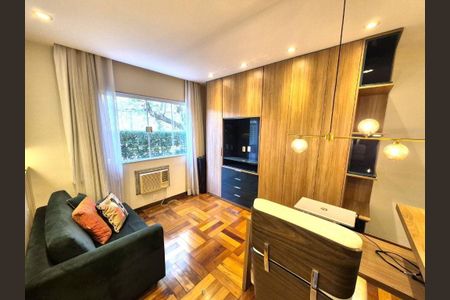 Casa à venda com 4 quartos, 280m² em Pendotiba, Niterói