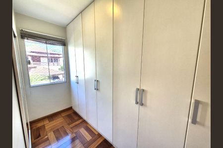Casa à venda com 280m², 4 quartos e 2 vagas