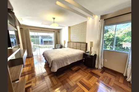 Casa à venda com 280m², 4 quartos e 2 vagas