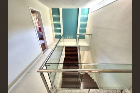 Casa à venda com 280m², 4 quartos e 2 vagas