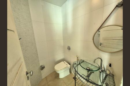 Casa à venda com 280m², 4 quartos e 2 vagas