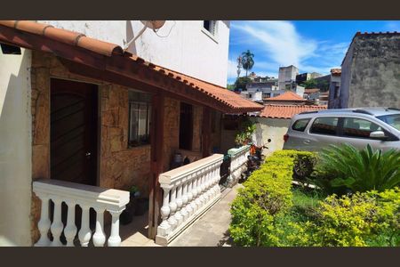 Casa à venda com 65m², 2 quartos e 1 vaga