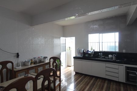 Casa à venda com 166m², 3 quartos e sem vagaCozinha