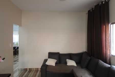 Sala de casa à venda com 3 quartos, 166m² em Jardim Felicidade, Belo Horizonte