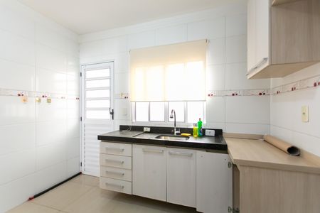 Casa à venda com 110m², 2 quartos e 2 vagas Casa à venda com 110m², 2 quartos e 2 vagasCozinha - Armários