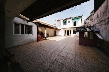 Casa à venda com 300m², 4 quartos e 6 vagasQuintal