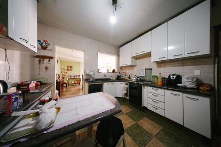 Casa à venda com 300m², 4 quartos e 6 vagasCozinha