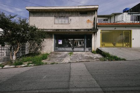 Casa à venda com 300m², 4 quartos e 6 vagasFachada
