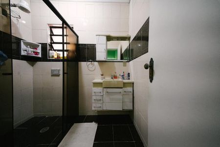 Casa à venda com 300m², 4 quartos e 6 vagasBanheiro 2