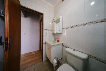 Casa à venda com 300m², 4 quartos e 6 vagasBanheiro 1